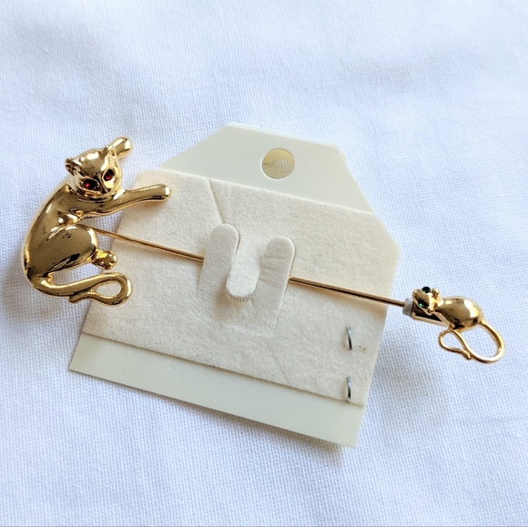 3" Cat and Mouse pin, Gold color - Picture 3 of 7